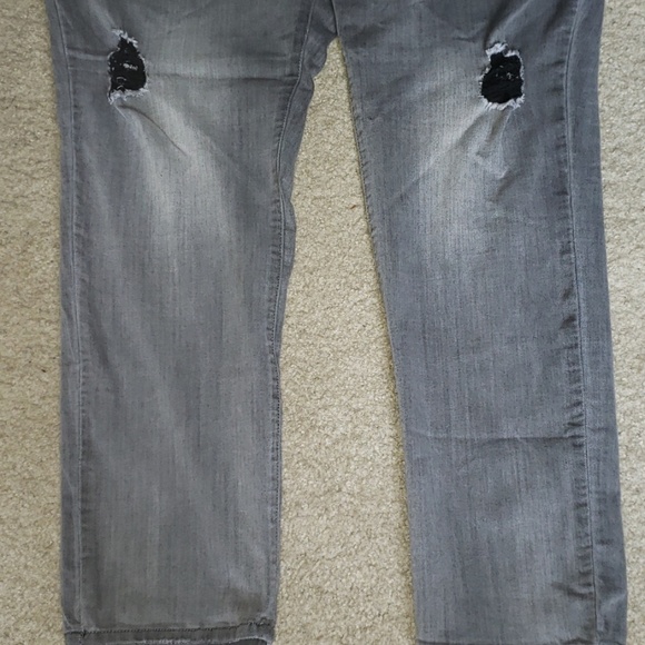 Gray distressed at the knee strait leg denim jeans - Picture 3 of 5